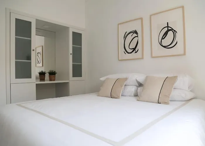 Close To Everything Bright Modern Apartment