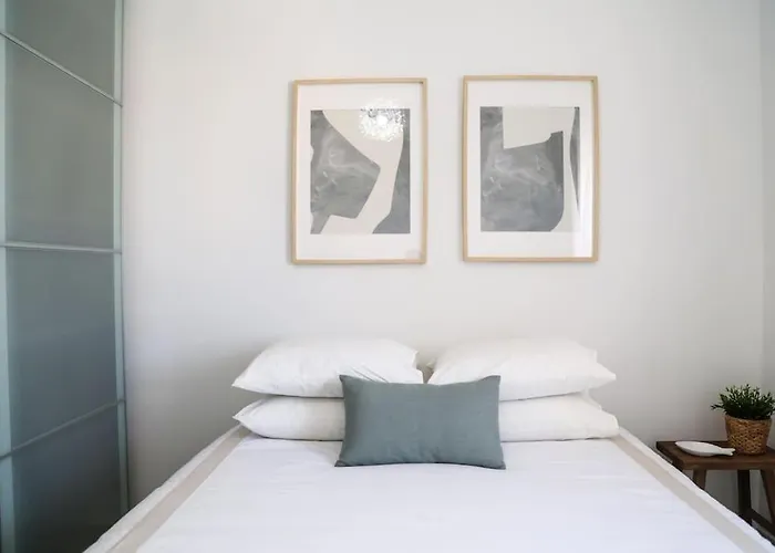 Close To Everything Bright Modern Apartment