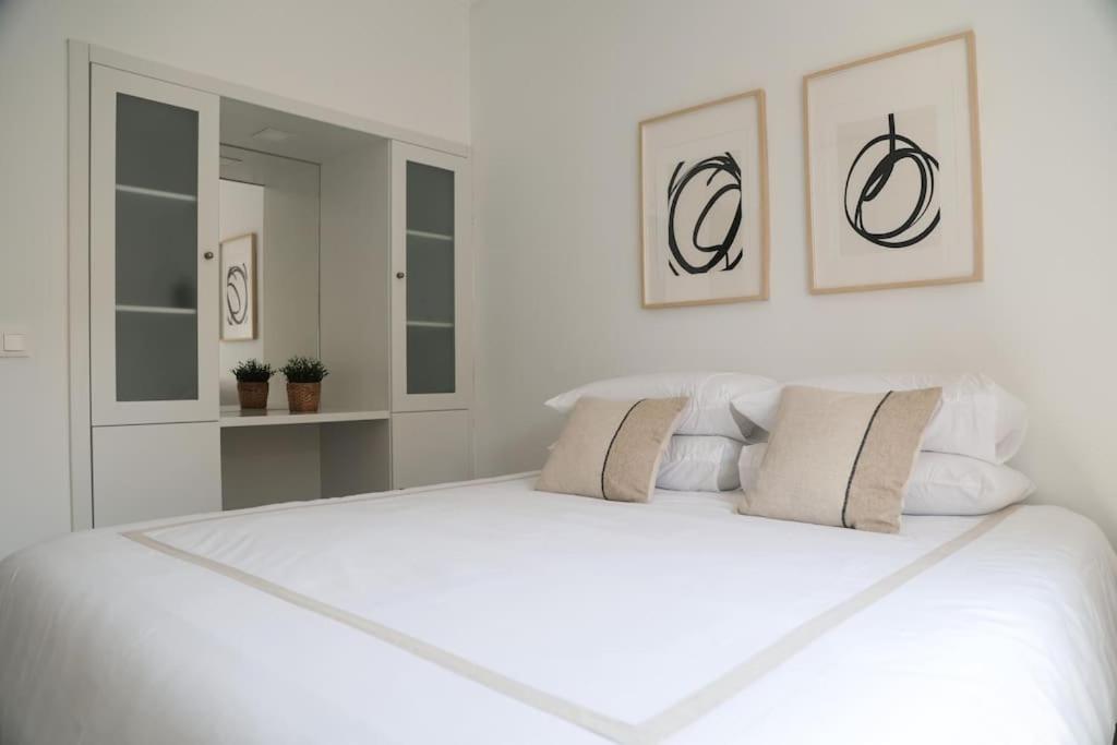 Close To Everything Bright Modern * Nazare