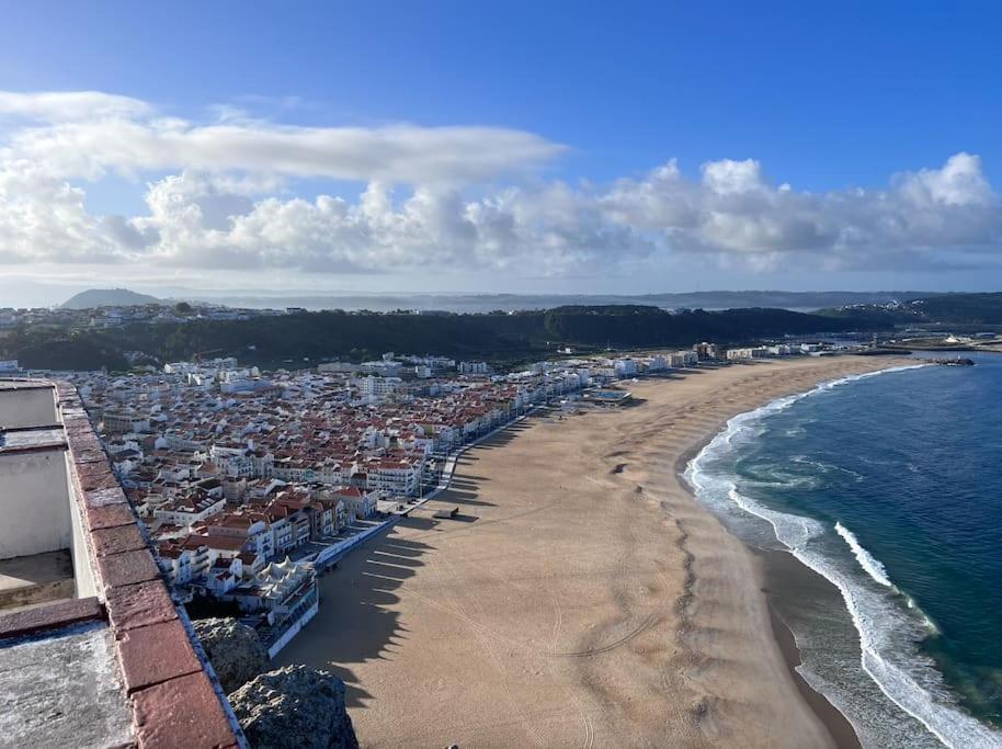 Close To Everything Bright Modern * Nazare